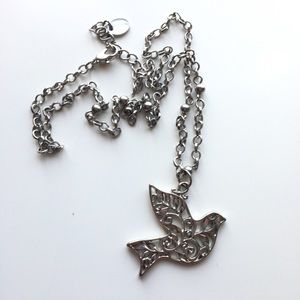 Dove necklace 🕊